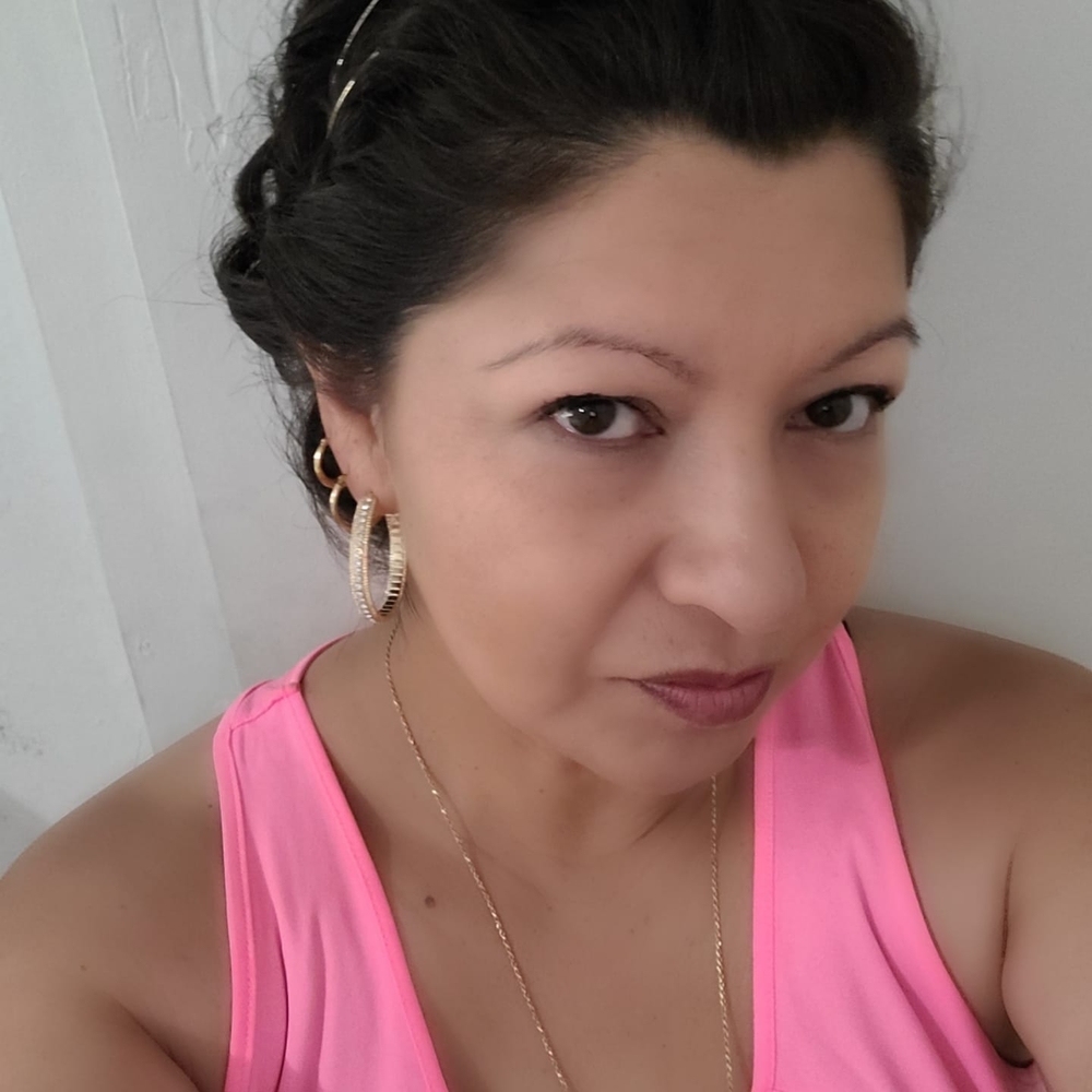 Meet your Posher, Leonor